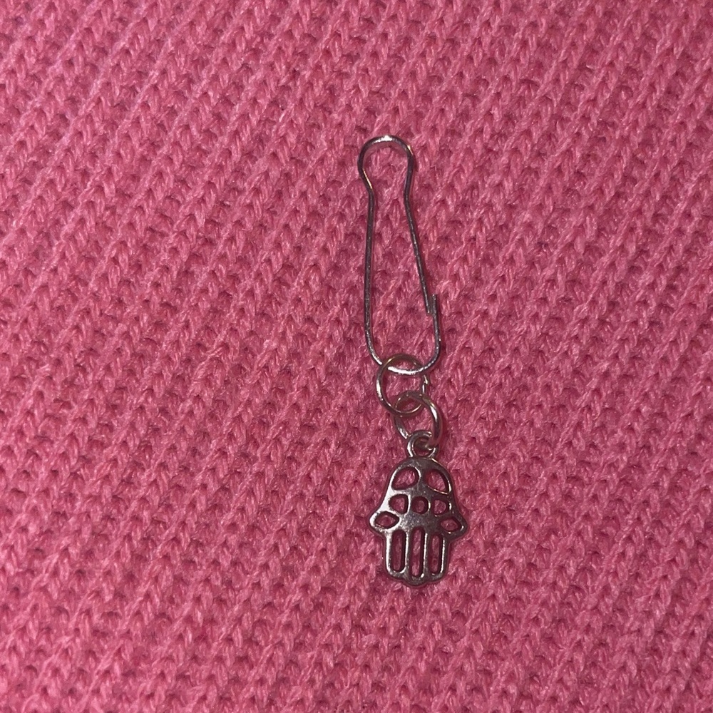 Stylish Silver Hamsa Charm Key Holder